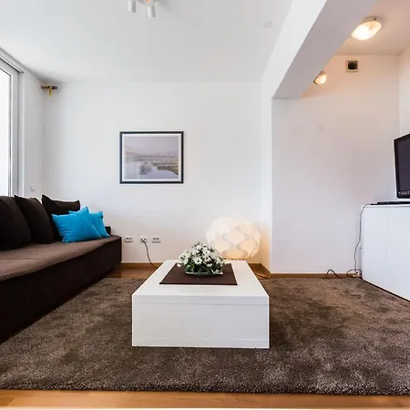 Apartment Hoplite 2br With Free Parking Zadar